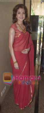 Anushka Sharma at Dadasaheb Phalke Awards in Bhaidas Hall on 3rd May 2011 (5)~0.JPG